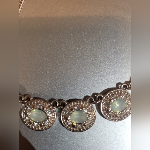 pretty necklace - Picture 5 of 5